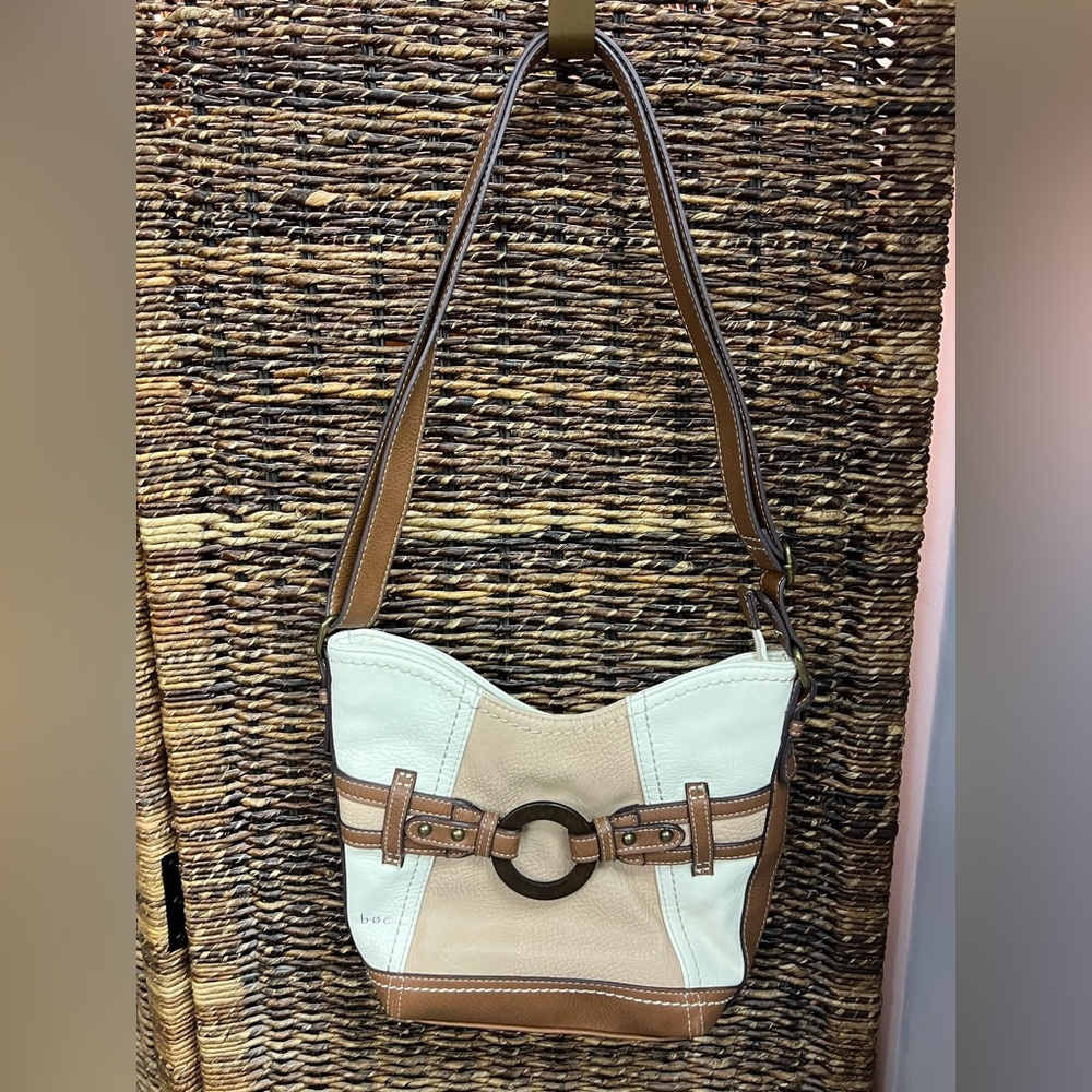 b.o.c. Purse- Multi Color w/ Brown ring in front,Size: bottom-10”, Height:‎ 10”